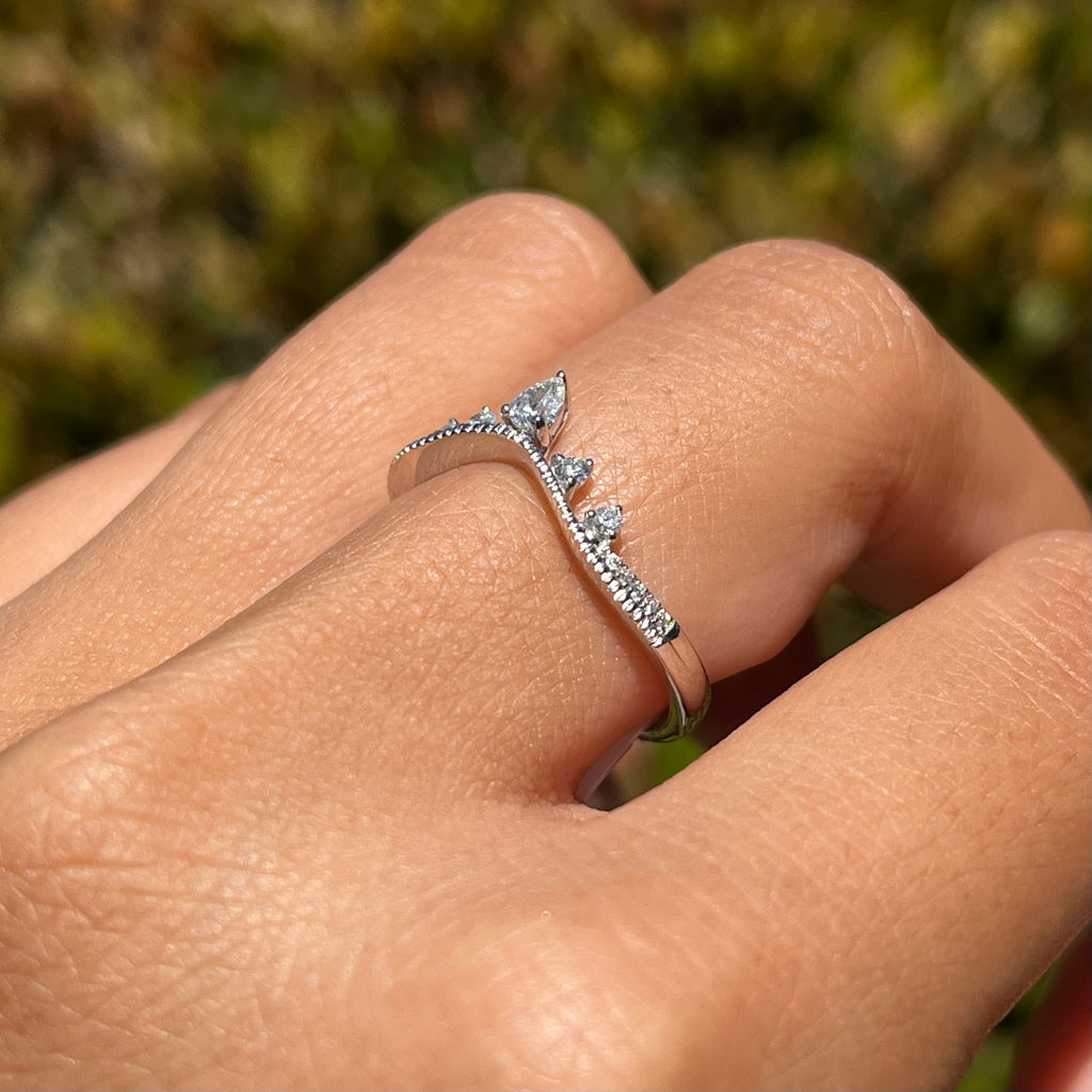 5 Stone Crown Diamond Band