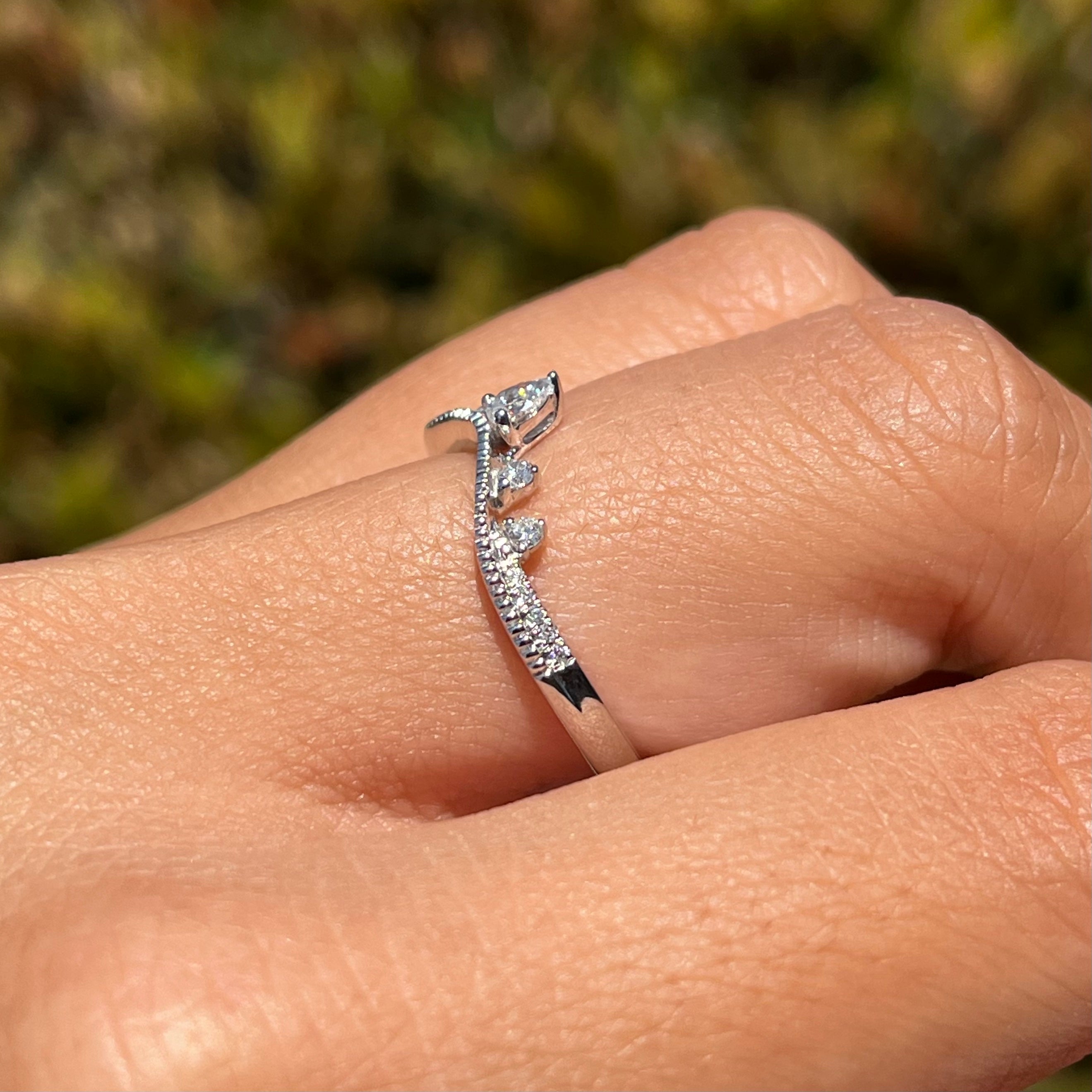 5 Stone Crown Diamond Band