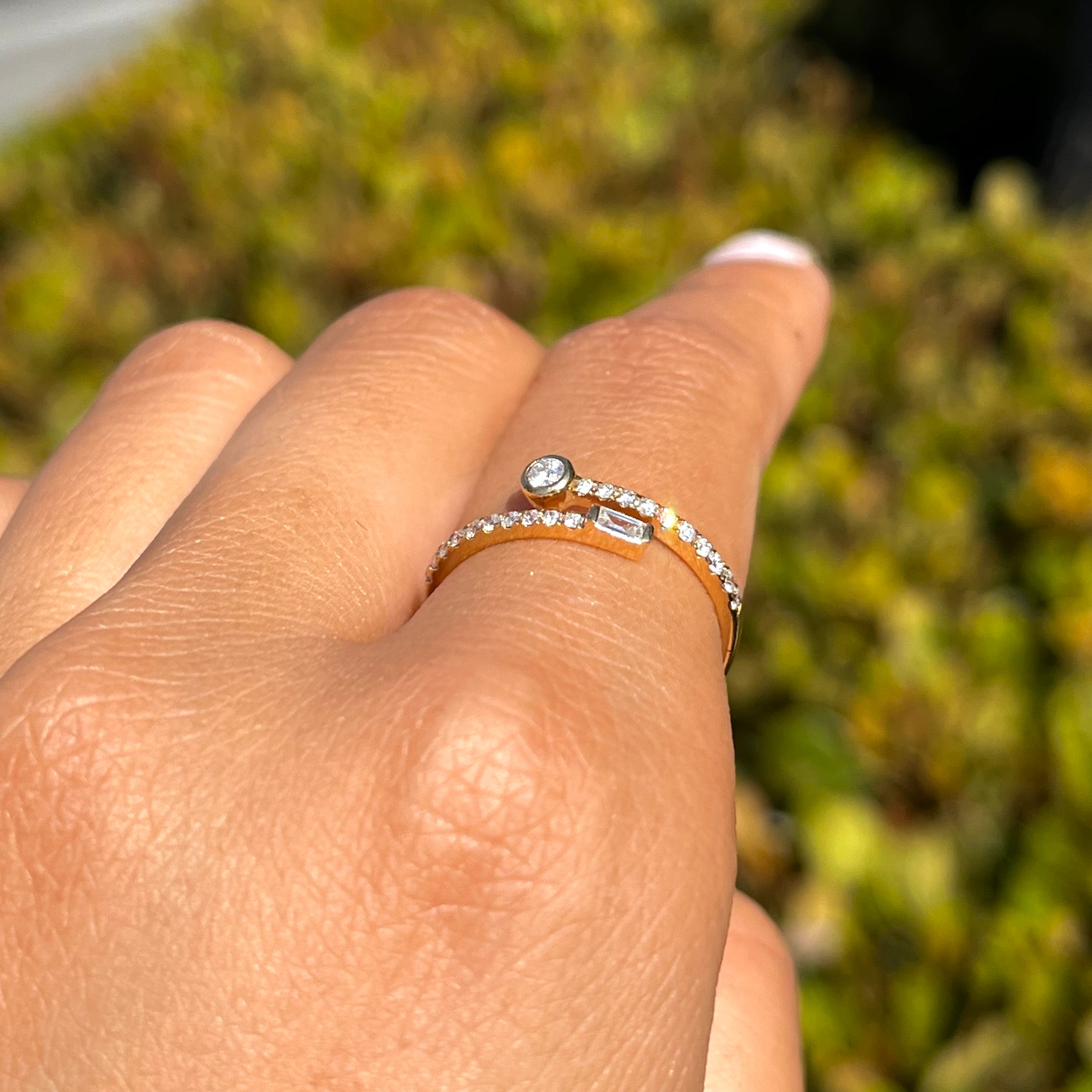 Round Bezel into Baguette Open Fashion Ring