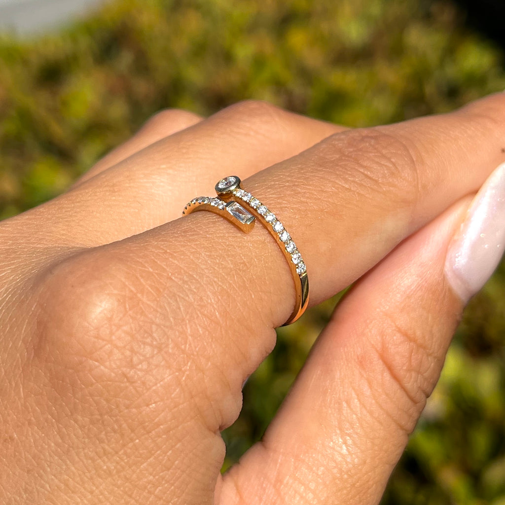 Round Bezel into Baguette Open Fashion Ring