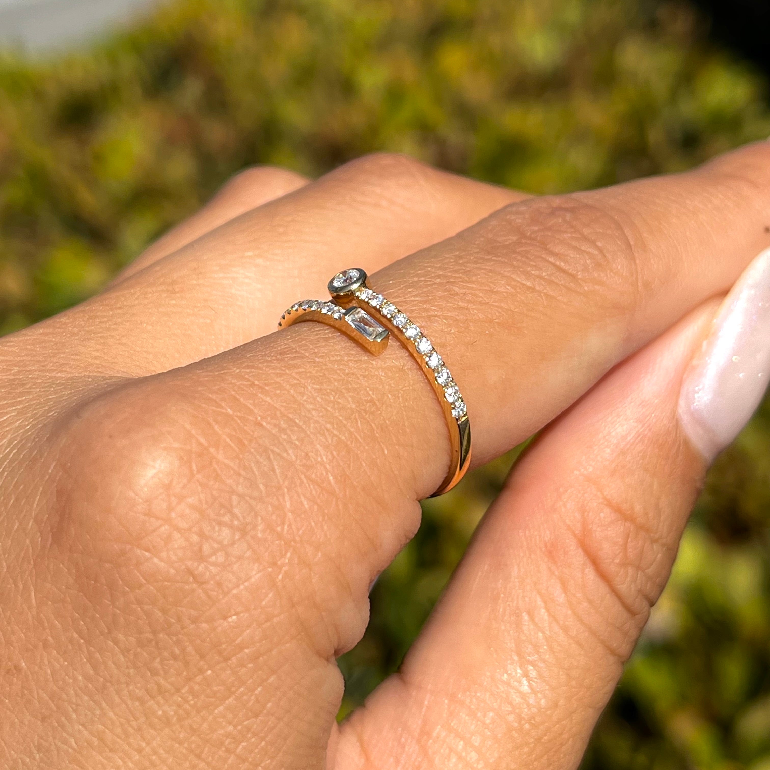 Round Bezel into Baguette Open Fashion Ring