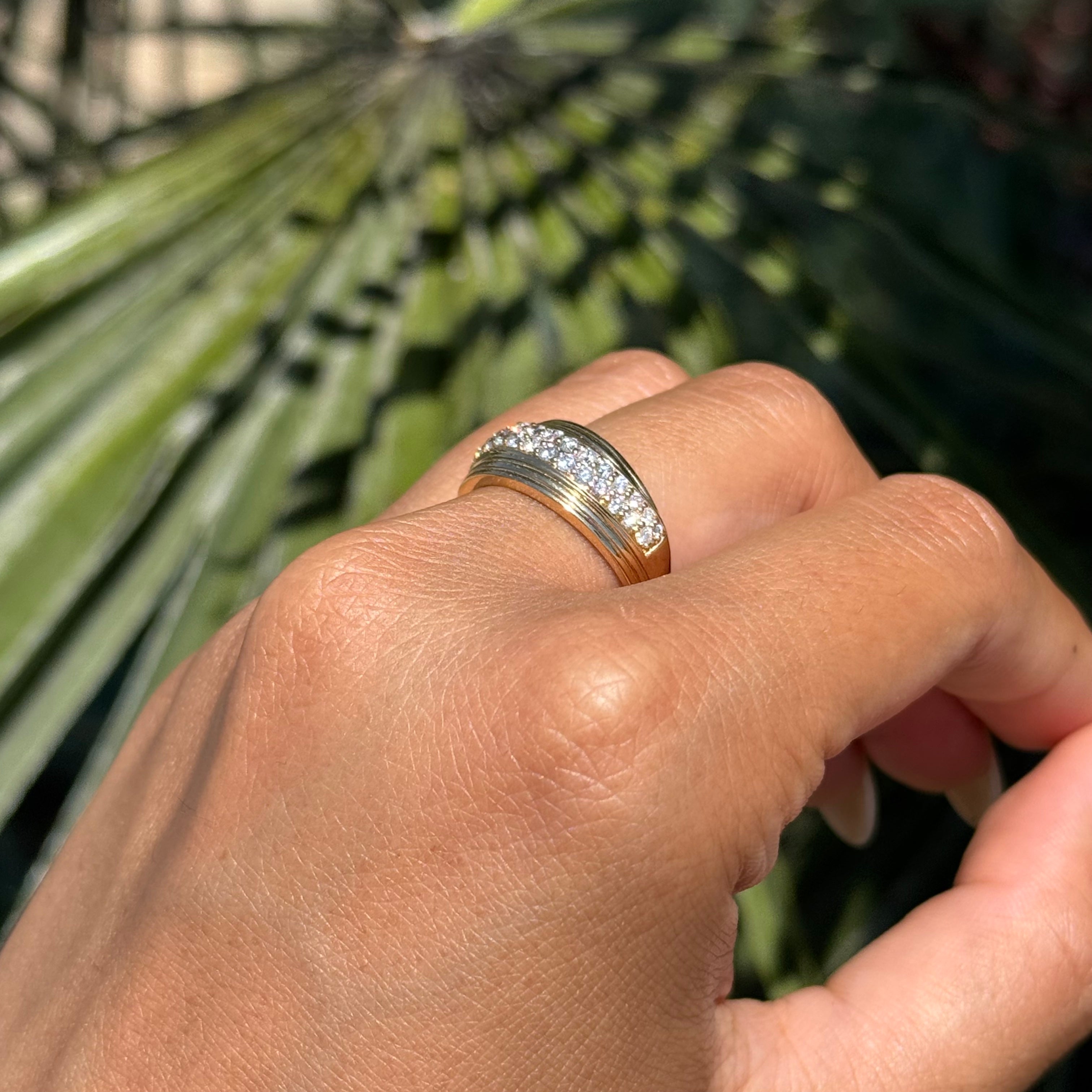 Curved Pavé Ribbed Fashion Band