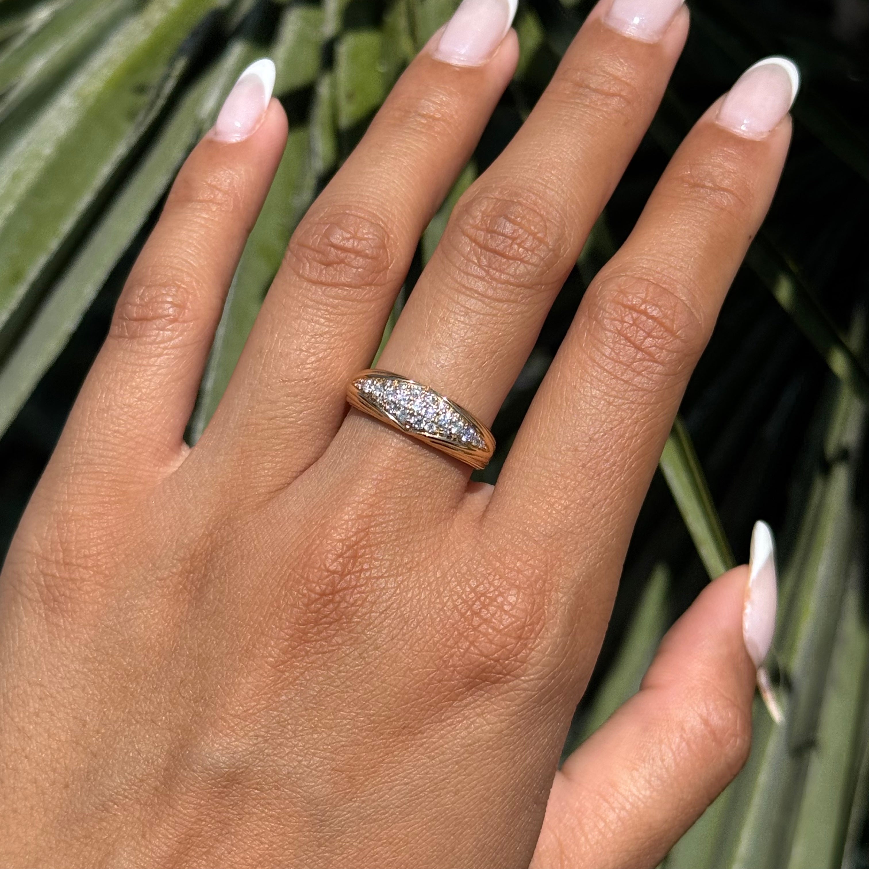 Rhombus Pavé Ribbed Band