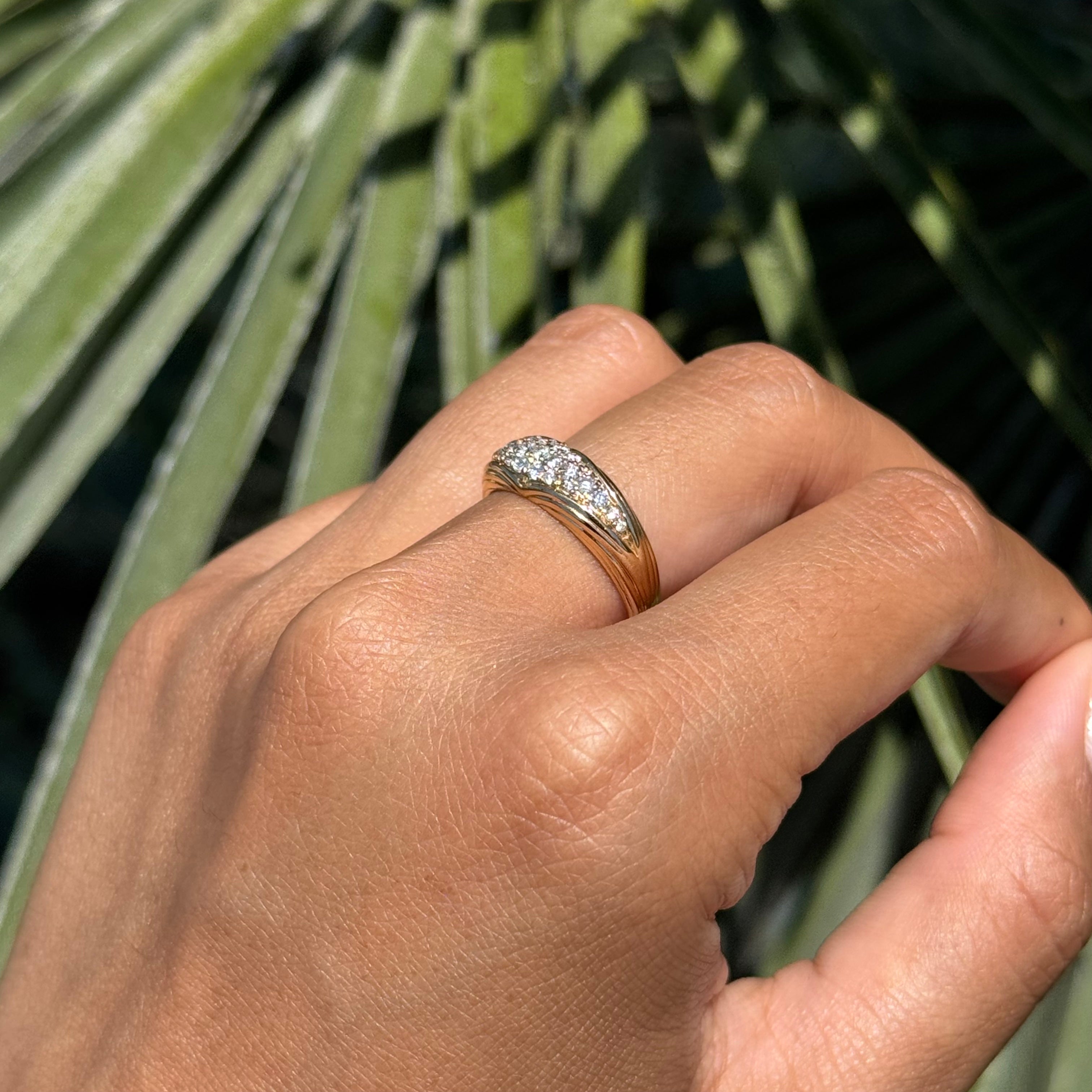 Rhombus Pavé Ribbed Band